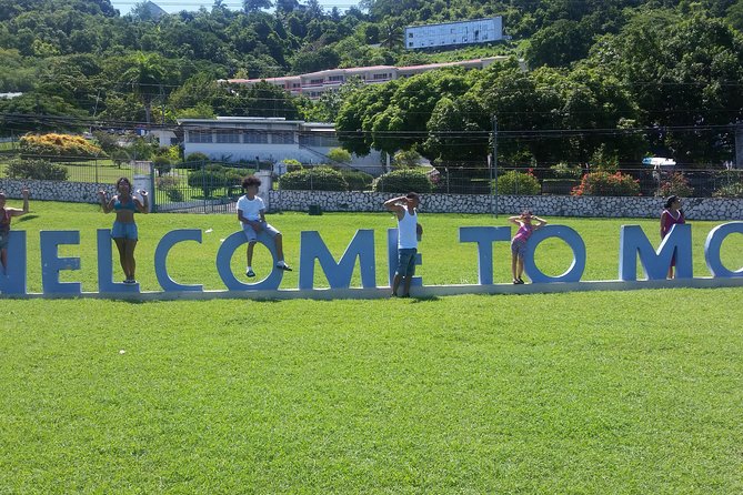 5. Montego Bay Private Highlite Sightseeing, SouvenirShoppingHalfDay Guided Tour - Tracks and Records: Jerk Chicken Plus a Celebrity-Linked Detour