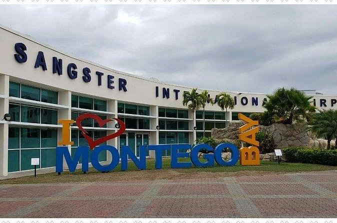 Airport Transfer to Ocho Rios Hotels (Round-Trip) - Airport Meet-and-Greet: How You Find Your Driver Fast