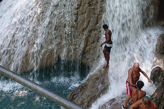 Blue Hole Admission Fee Ticket - The staff factor: help and guidance when you need it