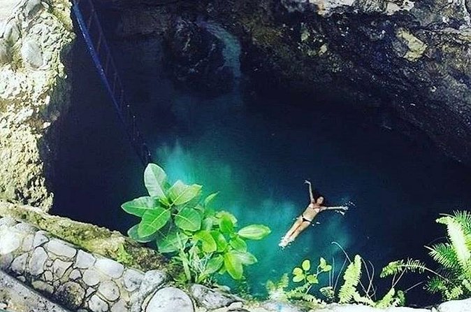 Blue Hole Mineral Spring and Rick's Cafe - How the 5 to 8 hour schedule flows from Montego Bay or Falmouth