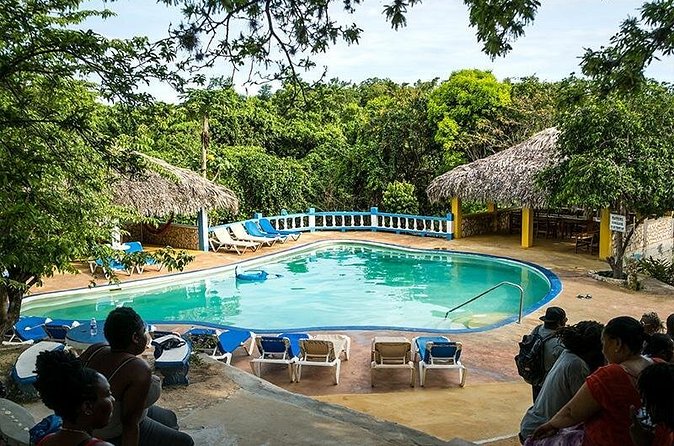 Blue Hole Mineral Spring and Rick's Cafe - Who should book this tour, and who might skip it