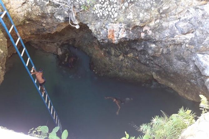Blue Hole Mineral Spring and Ricks Cafe Private Tour - Private pickup, then a smart two-stop day