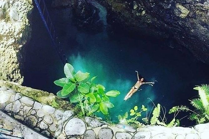 Blue Hole Mineral Spring and Ricks Cafe Private Tour - How to enjoy Rick’s Cafe without feeling rushed