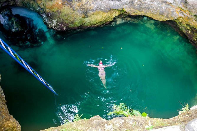 Blue Hole Mineral Spring, Ricks Cafe, 7 Mile Beach and Shopping Private Tour - Quick take