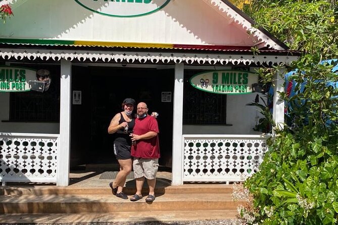 Bob Marley Nine Mile and Dunns River Combo from Ocho Rios - A Jamaican Jerk Lunch Break Before Dunn’s River