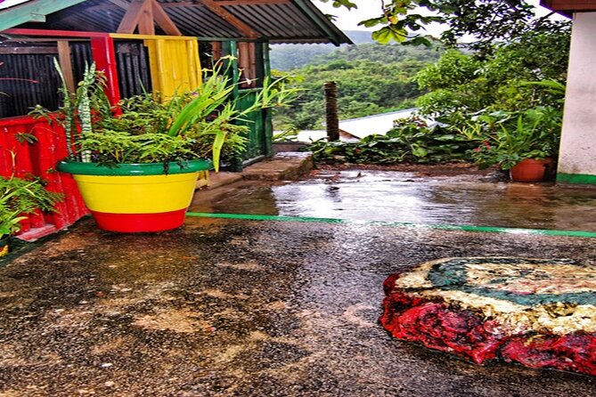 Bob Marley Nine Mile and Dunns River Combo from Ocho Rios - Getting From Ocho Rios: Pickup Time and the Road Reality