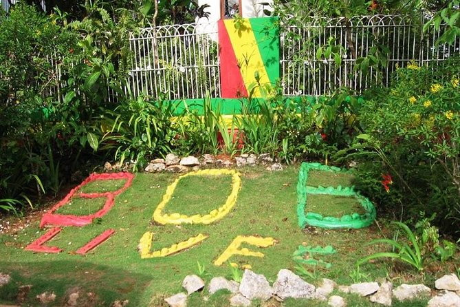 Bob Marley Nine Mile Tour from Ocho Rios - The ride matters: private vehicle comfort on Jamaican roads