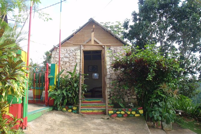 Bob Marley Nine Miles, sightseeing and local food and fruit stop - Rastafarian guides: what they explain, and why it matters