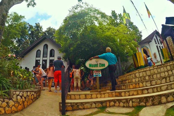 Bob Marley's Spirit of Reggae - The Nine Mile Experience - Bob Marley Mausoleum: what you’re really going for