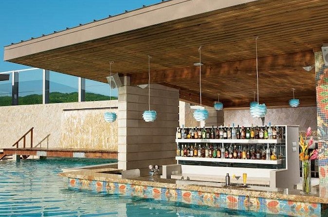 Breathless Montego Bay Resort Private Airport Transfer - Can you arrange both directions, and why that matters
