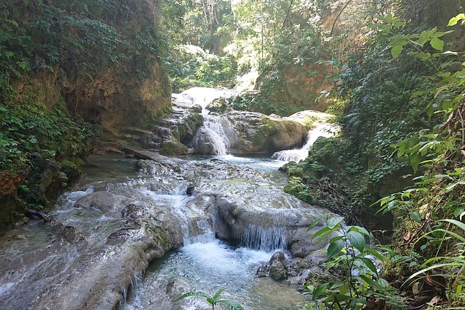 Cool Blue Hole from Ocho Rios - Photo Reality Check: How to Avoid the Classic Money Trap