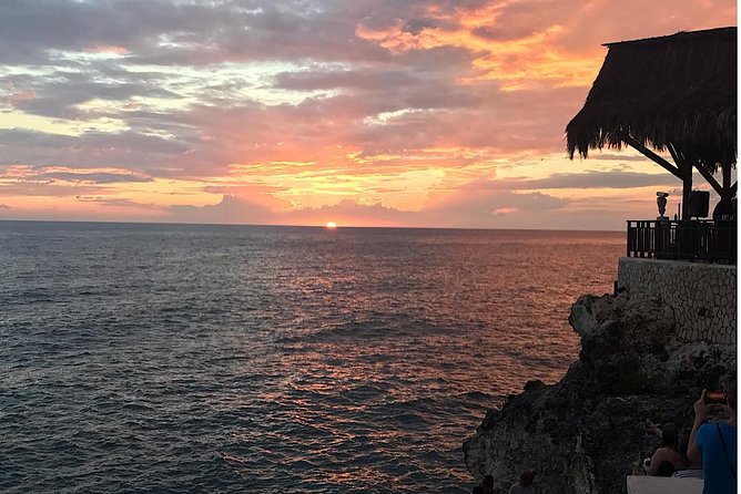 Day Tour Negril Beach & Ricks Cafe - Rick’s Cafe: Sunset Views, DJ Music, and Cliff Diving in Real Life