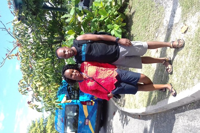 Day Trip to Dunn's River Falls from Montego Bay - Climbing Dunn’s River Falls: what the guide adds