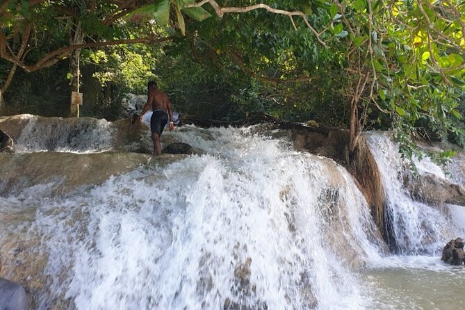 Dunn's River Fall's - Dunns River Falls, the real reason people do this day trip