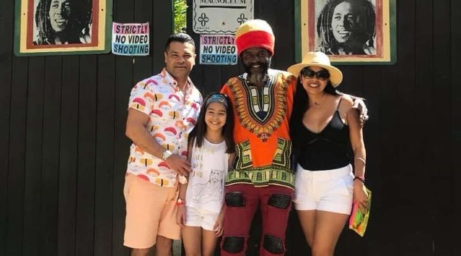 Dunn's River Falls and Bob Marley Mausoleum Tour - Hotel Pickup And A 6 To 8 Hour Day That Stays Manageable