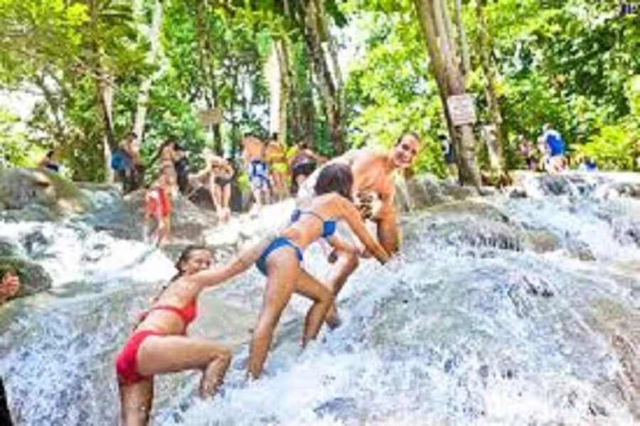 Dunn's River Falls Day Tour - Beach lunch in Ocho Rios: plan for food that is not included