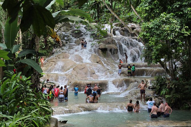 Dunn's River Falls Jamaica/Montego Bay/Falmouth - Entering the park and getting ready for the climb