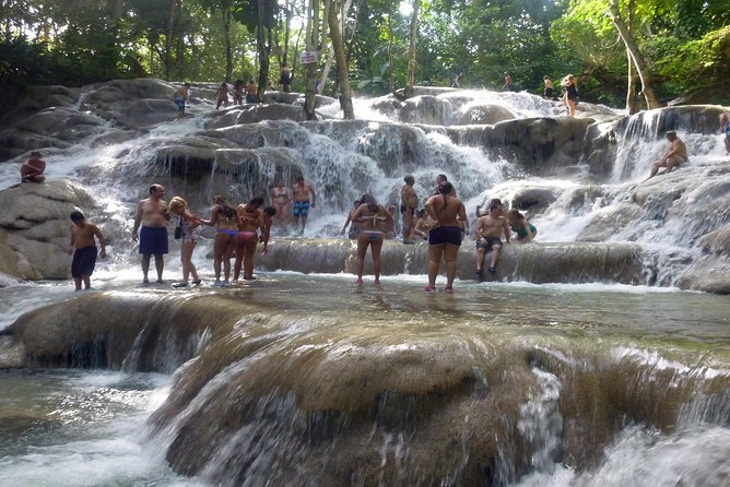 Dunn's river falls, shopping and lunch - After the Falls: Jerk Lunch and a Rum Moment