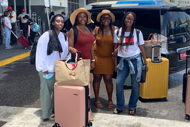 EXCLUSIVE AIRPORT / CRUISE PORT TRANSFER 1-4 Pax - Doctor’s Cave Beach and craft market time: how to use the stop vibe