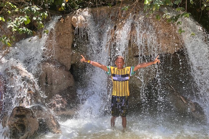 Exhilarating Dunn's River Falls Guided Tour from Ocho Rios hotels - What to Pack: Water Shoes and a Waterproof Plan