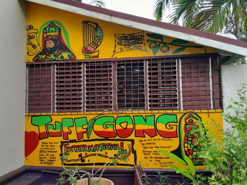Explore Downtown Kingston and New Kingston: - Downtown Kingston murals: street art you can read as you walk