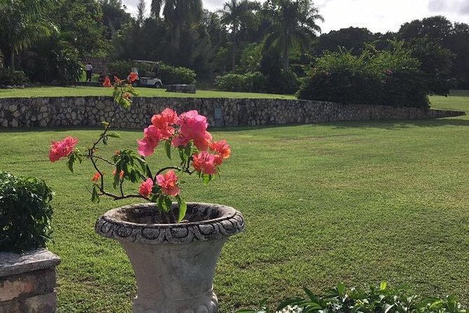 Explore Montego Bay Jamaica Rose Hall Great House Day/Night Tour - The Rose Hall Night Tour Stop: What You’ll Experience