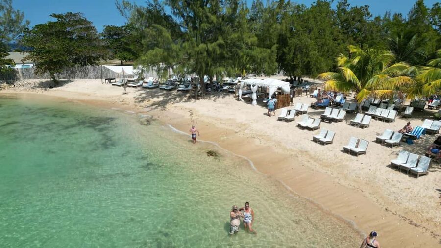 Falmouth: Dunn’s River Falls & Bamboo Beach Club VIP Access - Your 4-Course VIP Lunch: What’s Included and How to Pace It