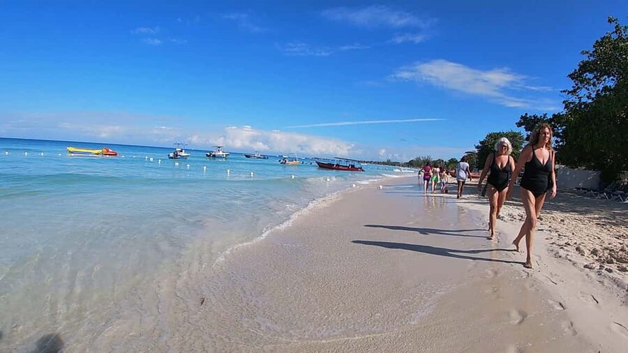 From Montego Bay: Negril Beach & Rick's Cafe Sunset Day Trip - Seven Mile Beach: the 7-mile stretch, and how to enjoy it