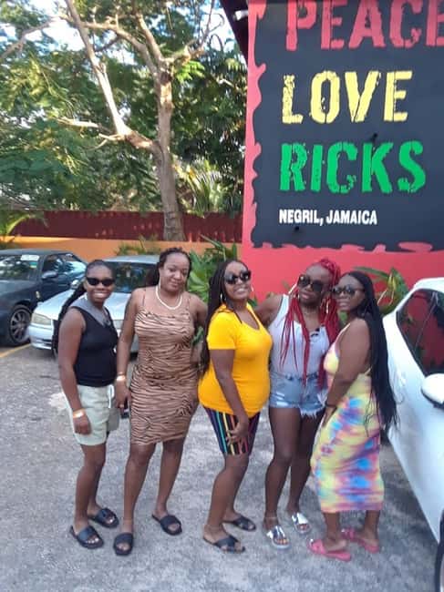 From Montego Bay: Negril Day Trip and Rick's Café Sunset - The coastal ride: part scenery, part Jamaica context