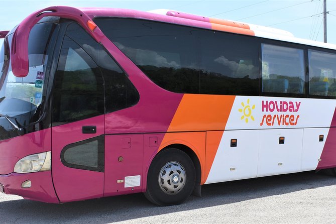 Group Private Kingston Airport Transfers (4 - 9 Persons) - Your day-by-day rhythm: landing, meeting, transfer, then the return