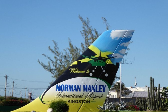 Group Private Kingston Airport Transfers (4 - 9 Persons) - Should you book this Kingston airport transfer?