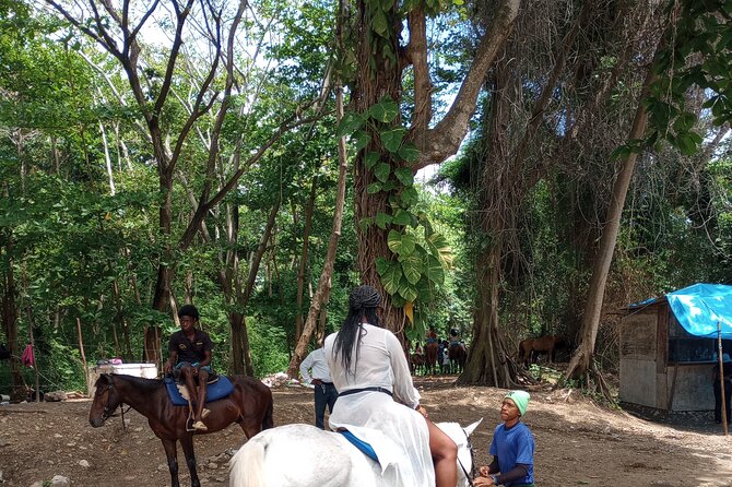 Horseback riding, Blue hole or Dunn's River Combo - Horseback riding: part of the package, what to expect