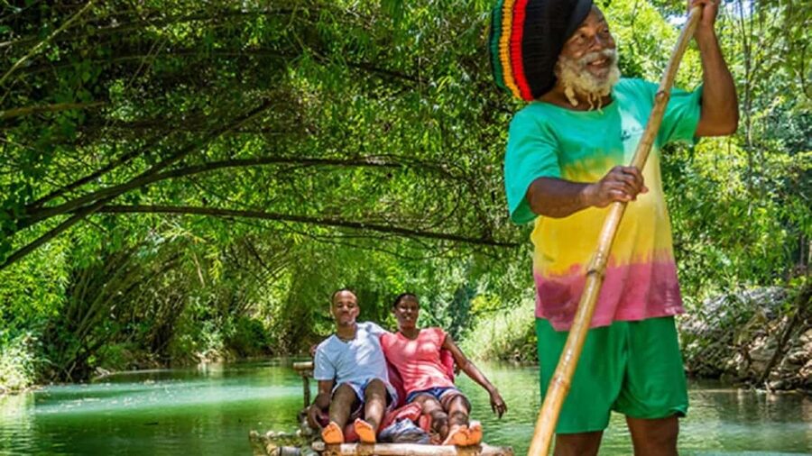 Jamaica: Bamboo Rafting on the Martha Brae - The 30-foot bamboo raft and the real length of the Martha Brae ride