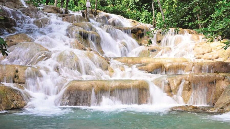 Jamaica: Bob Marley, Dunn's River Falls and Luminous Lagoon - Nine Mile and Marley’s childhood home: what you’ll actually learn