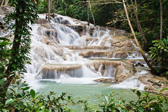 Jamaica Combo Tour: Dunn's River Falls and Bob Marley’s Nine Mile - Who this Jamaica combo tour suits best