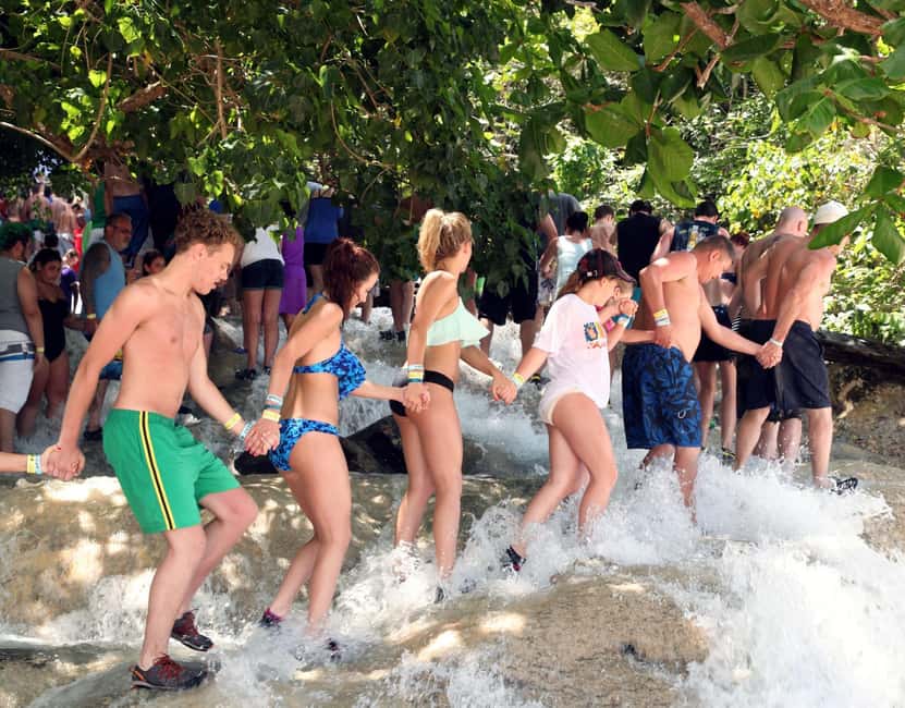 Jamaica: Dunn’s River Falls and Jungle River Tubing Tour - The jerk lunch stop in Ocho Rios, and how to plan for it