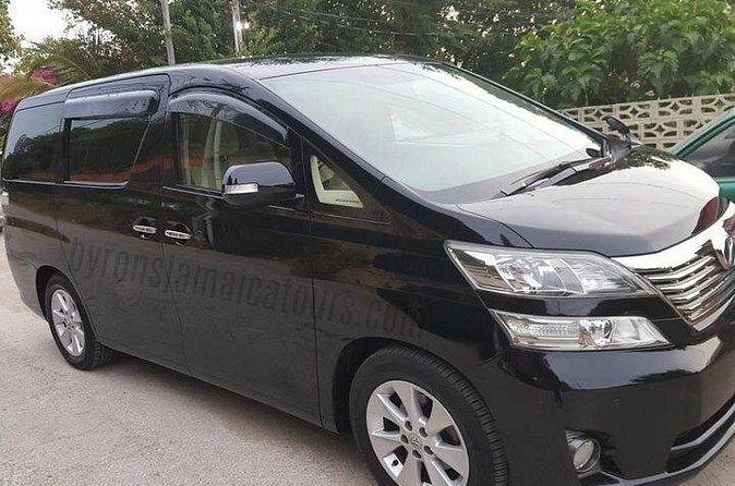 Kingston Airport Transfers to Runaway Bay - Practical tips to make your pickup feel effortless
