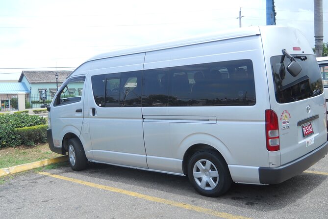 Kingston Airport Transfers to Runaway Bay - The 3-hour north coast drive with flight-aware dispatch