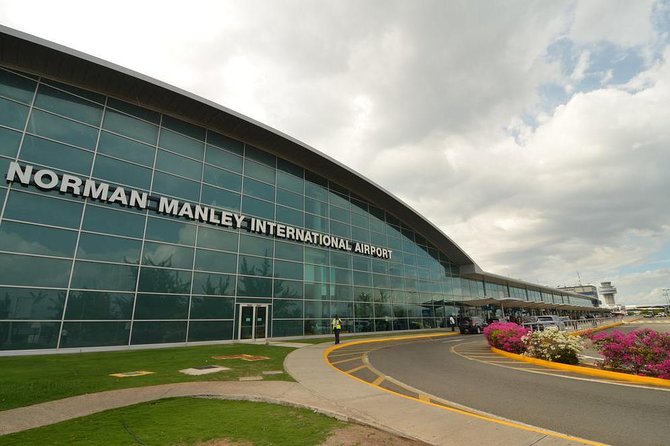 Kingston Round Trip Airport Transfers to Ocho Rios - Getting Found at Norman Manley, Fast and Without Fuss