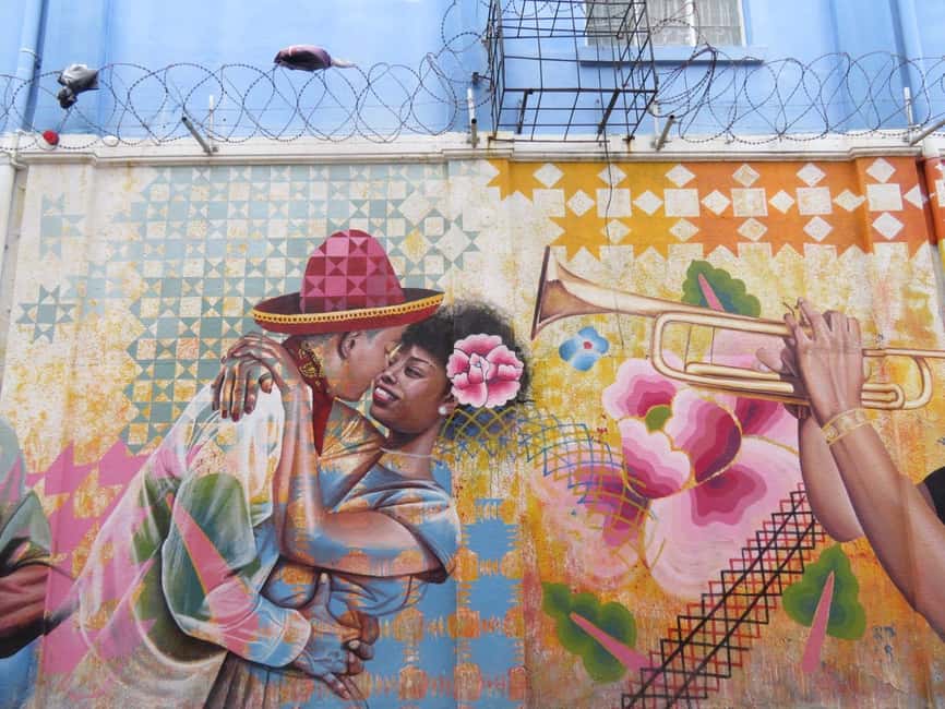 Kingston: Walking Tour with Mural Exploration - Who should book this mural and Downtown walking tour?