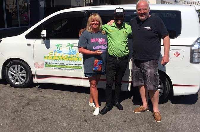 MBJ Transfer - Negril Hotels - Round-trip logistics: scheduled pickup and the lobby timing reality