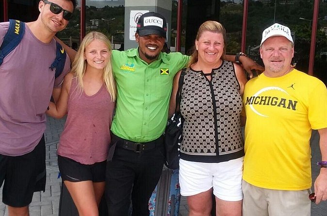 MBJ Transfer - Runaway Bay Hotels - Driver communication: using the ride to get real Jamaica advice