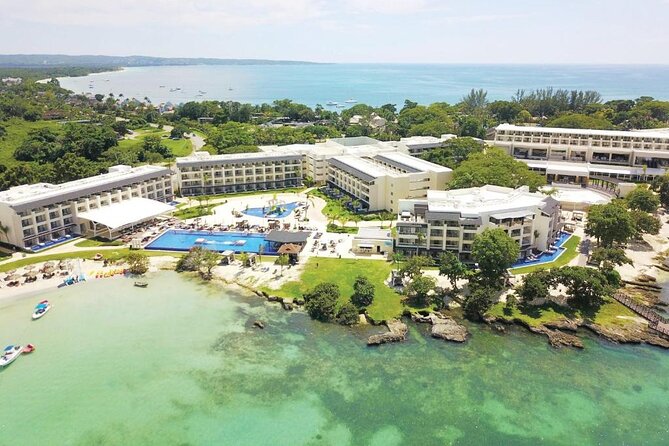 Montego Bay Airport private Taxi to Royalton Negril - From Airport to Resort, What You Can Expect Inside the Ride