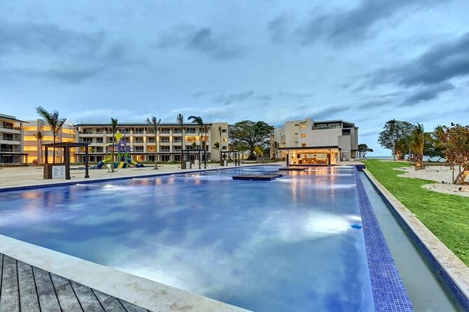 Montego Bay Airport private Taxi to Royalton Negril - A Useful Optional Add-On: Stop at the Supermarket for Supplies