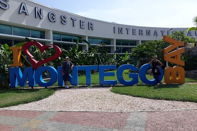 Montego Bay Airport Private Transfer to Hotels in Montego bay - First Contact at Montego Bay Airport: Sign, Luggage Help, Easy Start