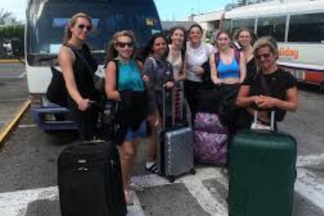 Montego Bay Airport Private Transfer to Hotels in Montego bay - Vehicle Options in Montego Bay: Private Car, Minivan, or Shuttle-Style