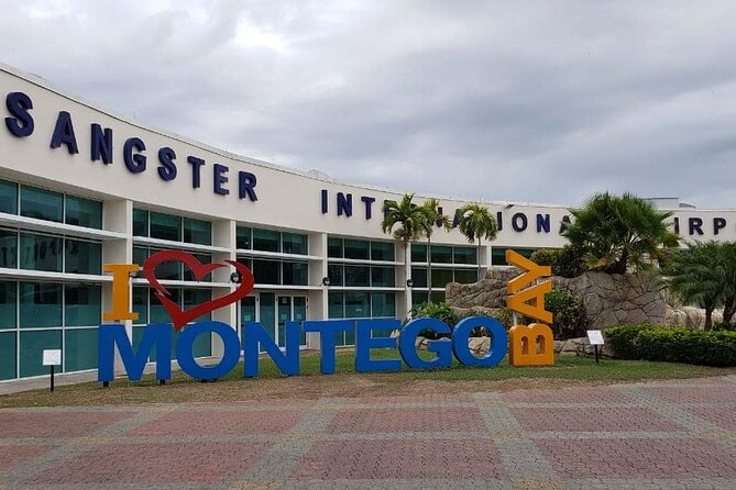 Montego Bay Airport Transfer to Hotels in Montego Bay or Falmouth - What to Expect in the Car: A/C, WiFi on Board, and Bottled Water