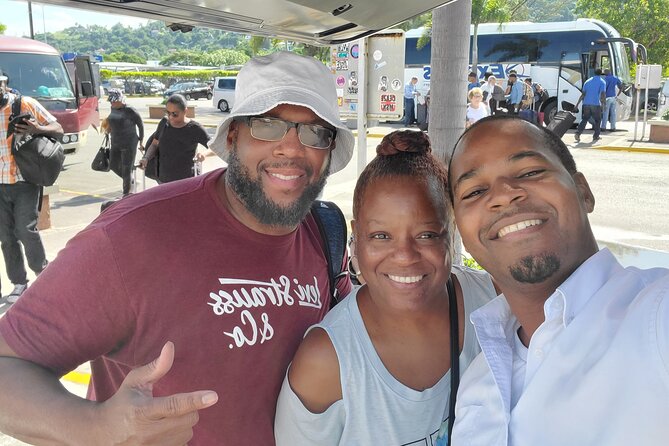 Montego Bay Airport Transfer to Hotels in Ochi Rios - Stops Along the Way: Sightseeing, Purchases, and One Quick Food Moment