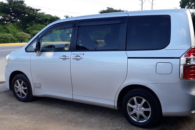 Montego Bay Airport Transfer to Negril Hotel - Your ride: air-conditioned car or minivan based on your group size