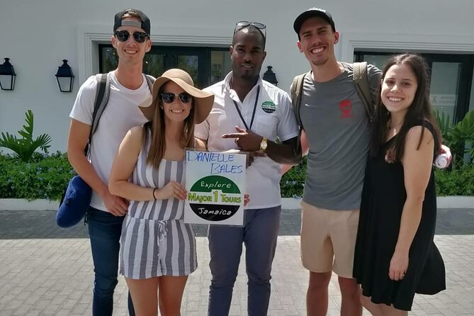 Montego Bay Airport Transfer to Resorts in Montego Bay - Finding Your Driver and Getting Moving Quickly